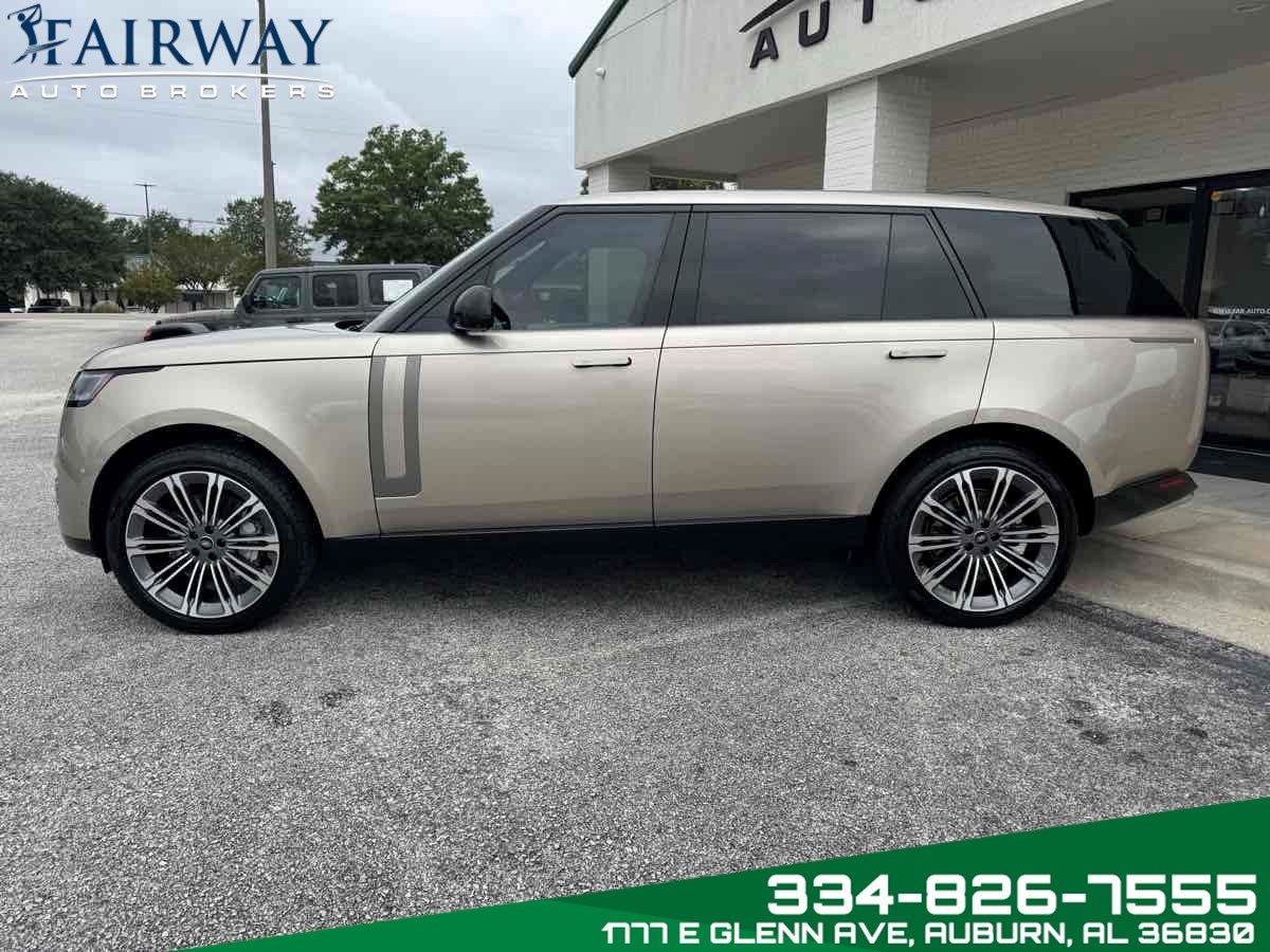 2025 Land Rover Range Rover SE photo 7