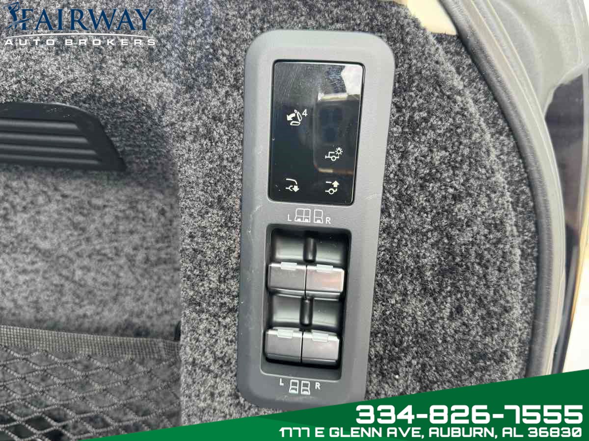 2025 Land Rover Range Rover SE photo 22