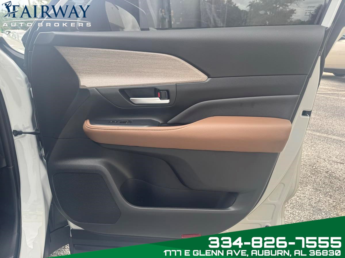 2024 Toyota Grand Highlander Platinum photo 28