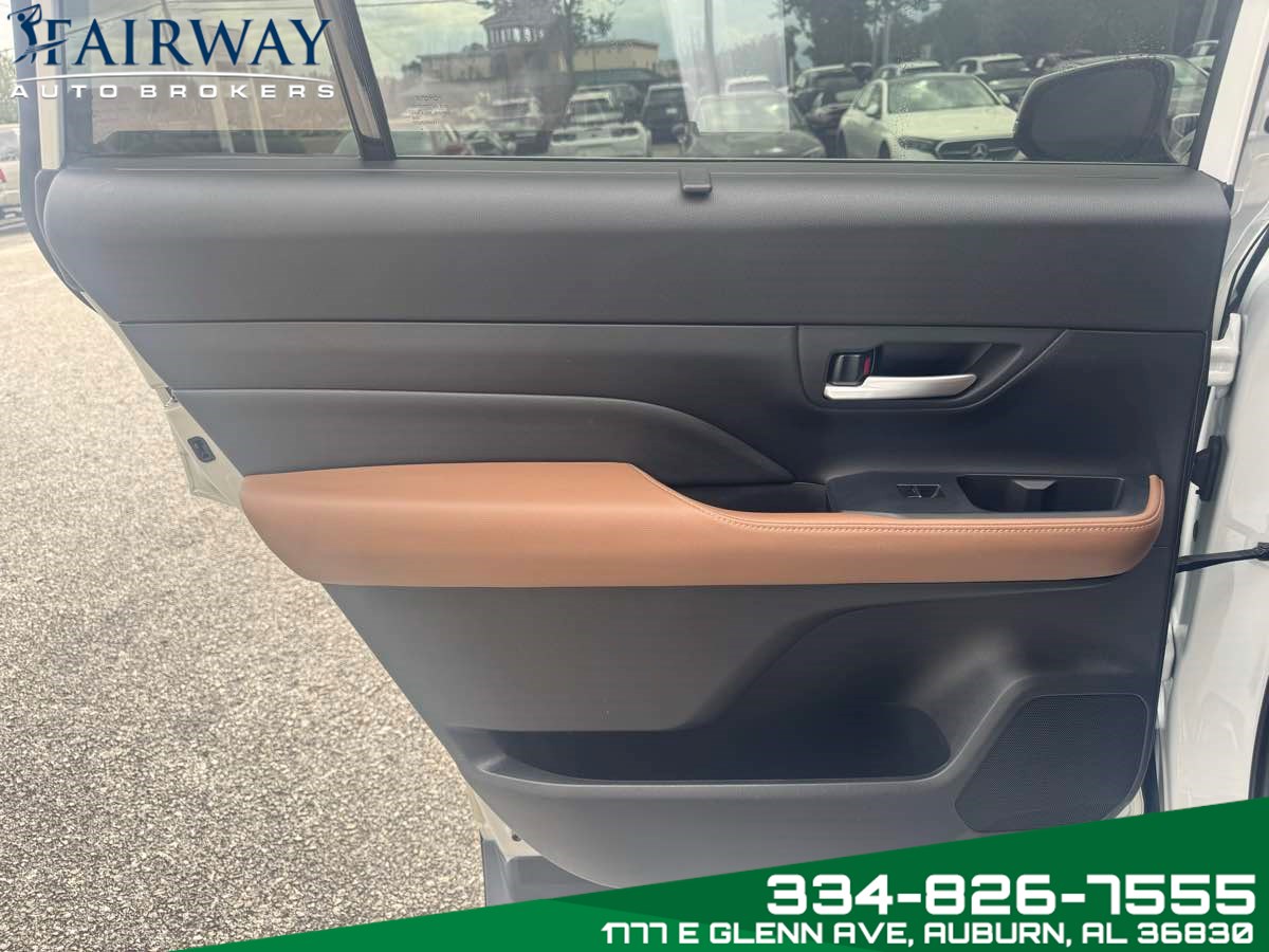 2024 Toyota Grand Highlander Platinum photo 27