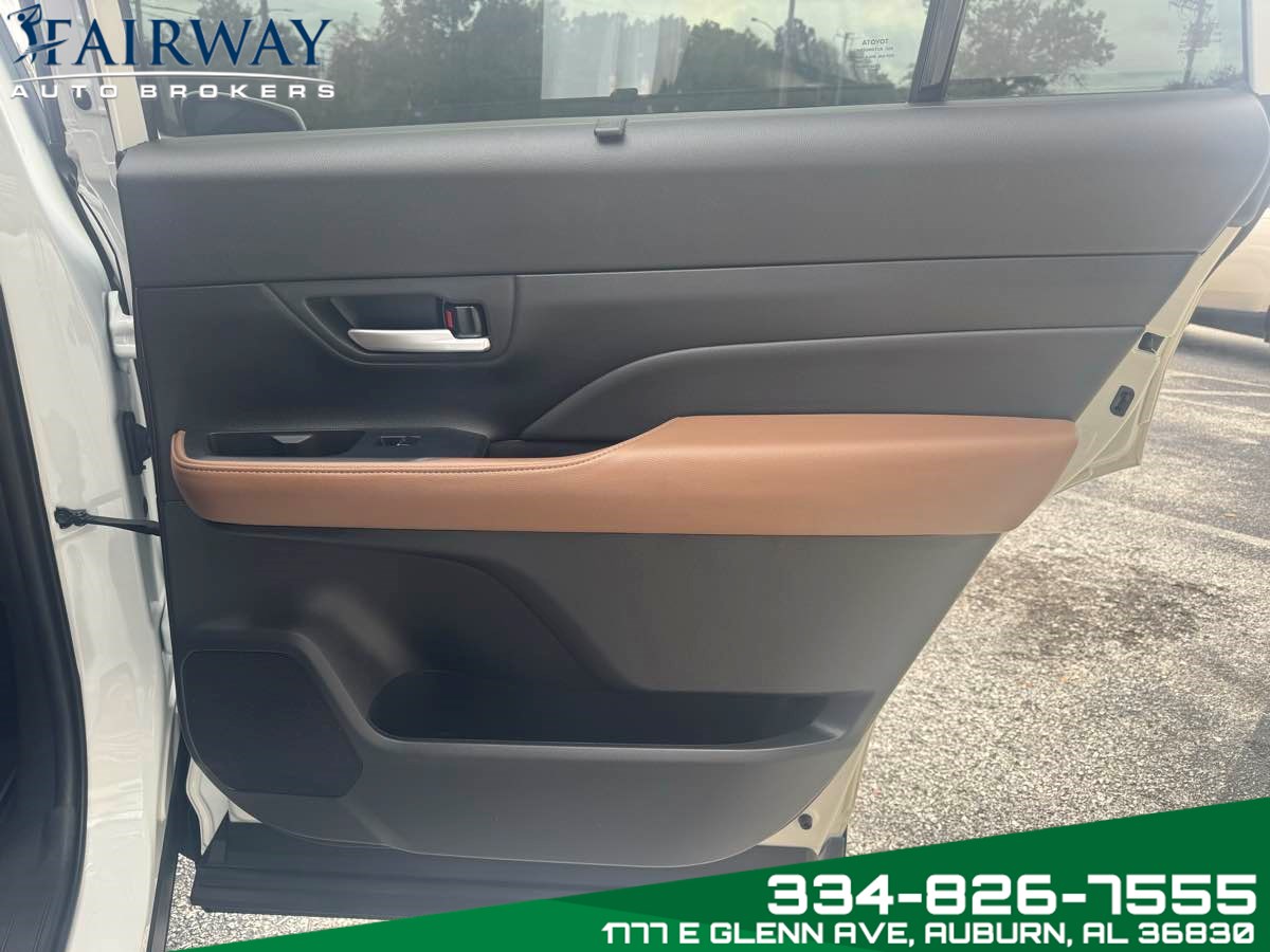 2024 Toyota Grand Highlander Platinum photo 29