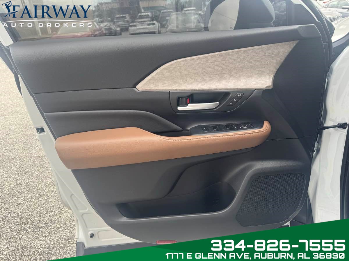 2024 Toyota Grand Highlander Platinum photo 26