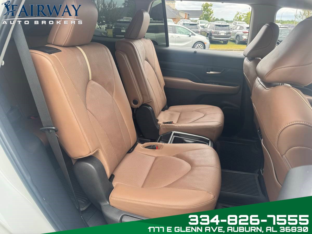 2024 Toyota Grand Highlander Platinum photo 11