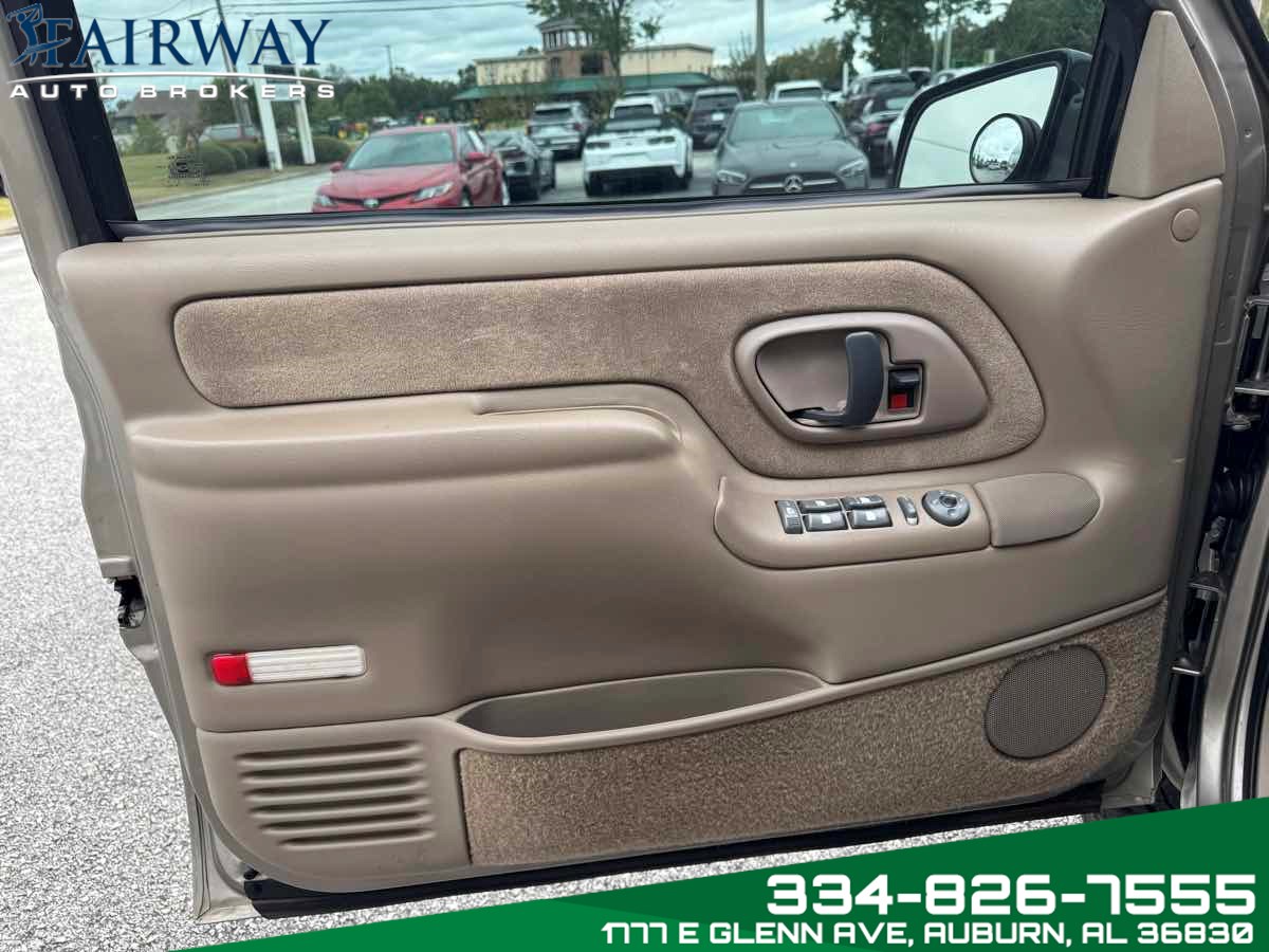 2000 Chevrolet Tahoe Z71 photo 21
