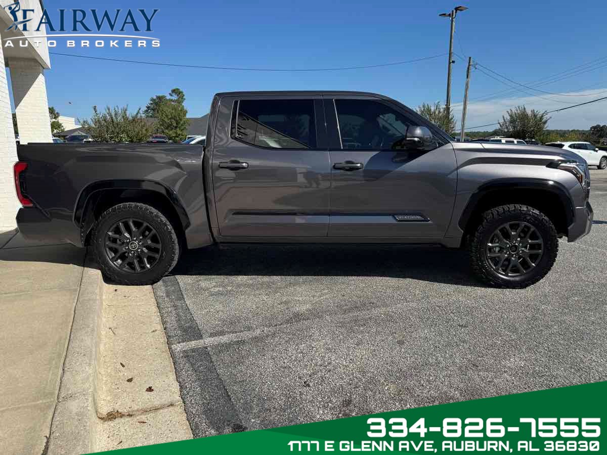 2022 Toyota Tundra Platinum CrewMax photo 3