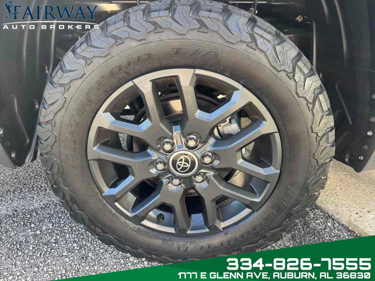 2022 Toyota Tundra Platinum CrewMax photo 30