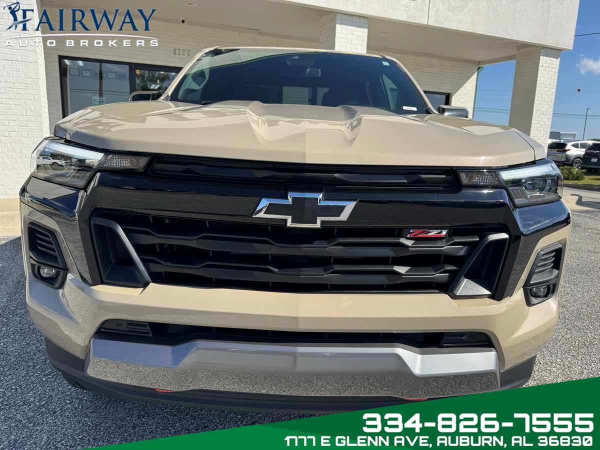 2023 Chevrolet Colorado Z71 photo 2