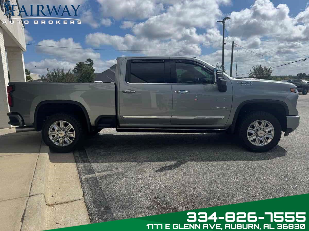 2025 Chevrolet Silverado 2500HD High Country photo 3
