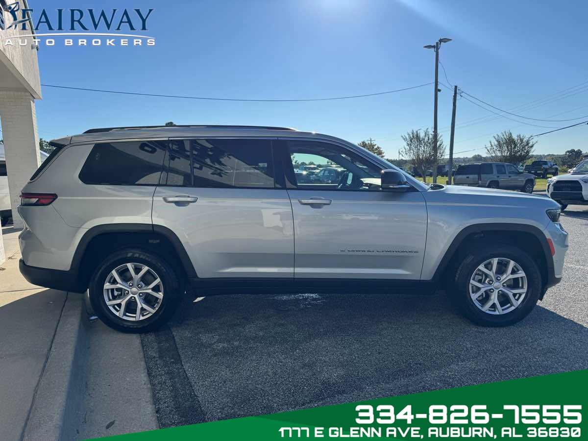2022 Jeep Grand Cherokee Limited photo 2