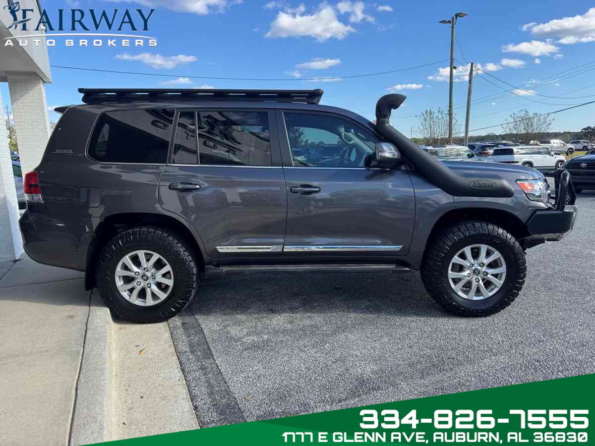 2021 Toyota Land Cruiser photo 4