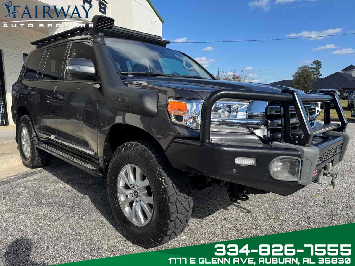 2021 Toyota Land Cruiser photo 3