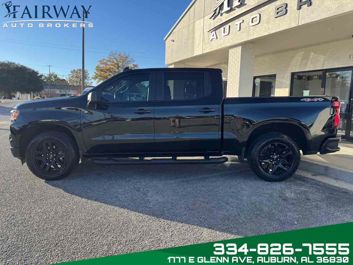 2024 Chevrolet Silverado 1500 Custom photo 3