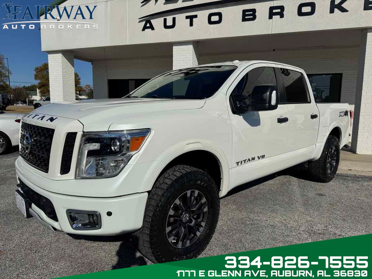2018 Nissan Titan PRO-4X photo 2