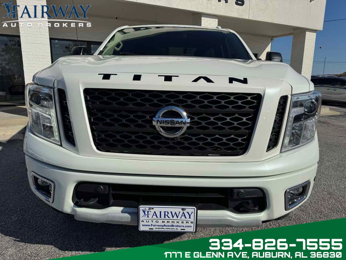 2018 Nissan Titan PRO-4X photo 3