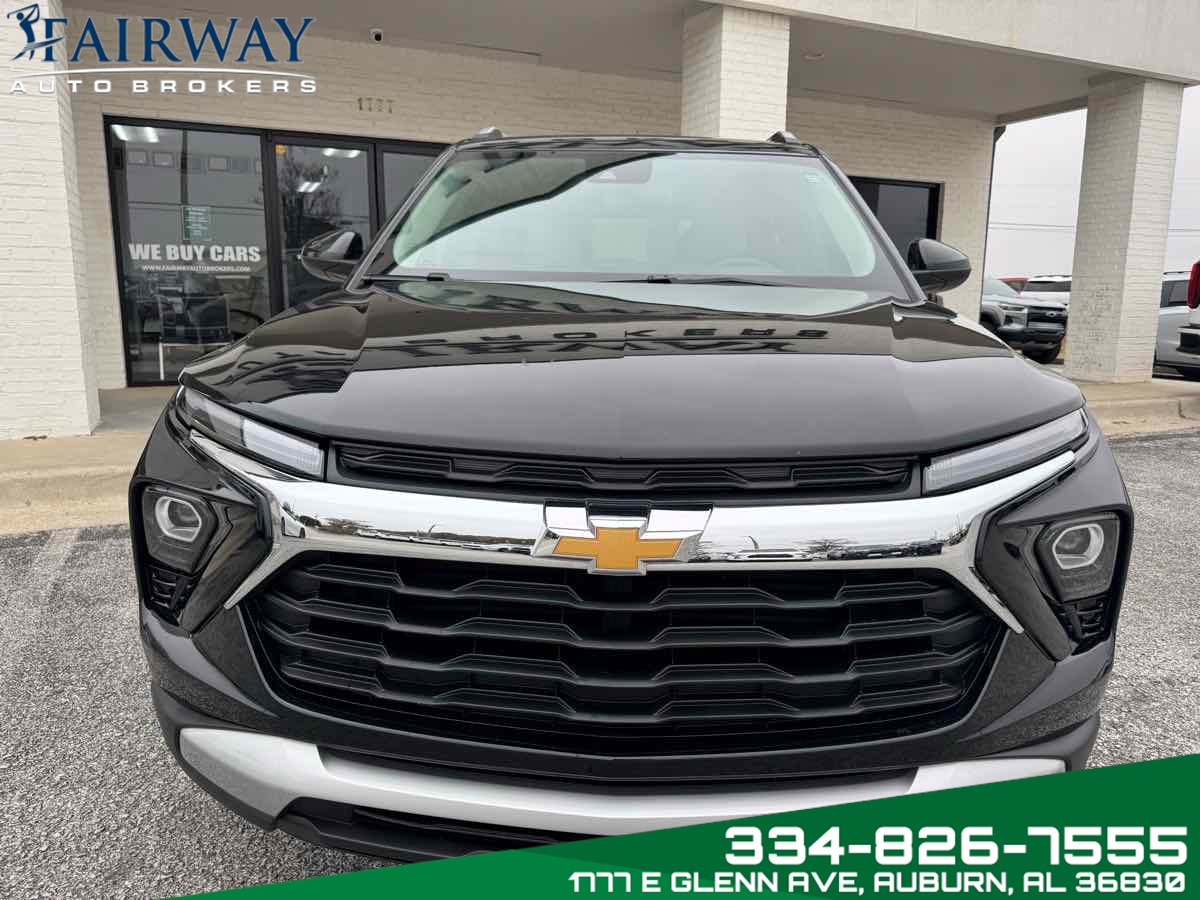 2024 Chevrolet Trailblazer LT photo 2
