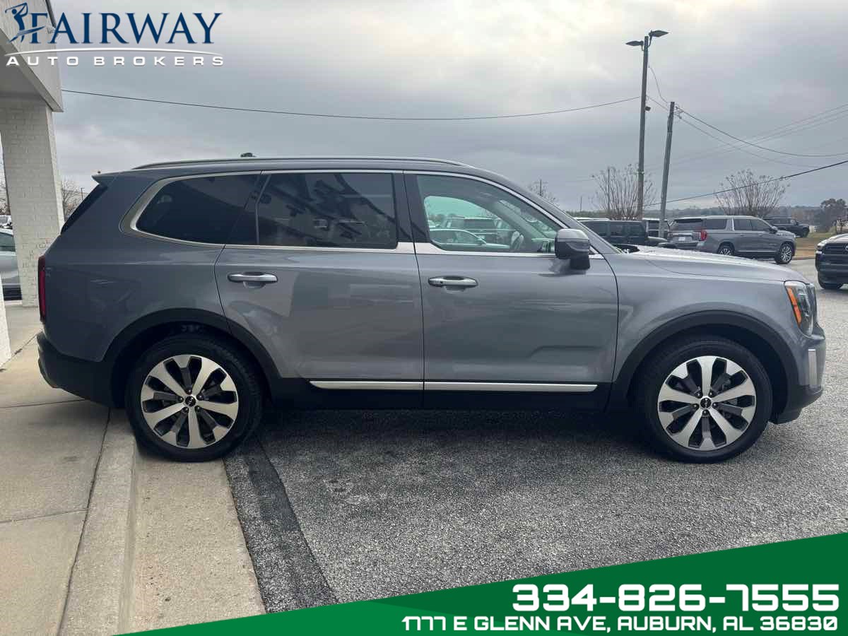 2022 Kia Telluride S photo 2