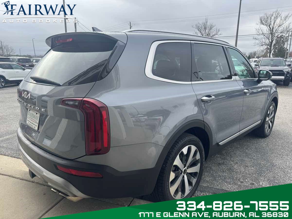 2022 Kia Telluride S photo 3
