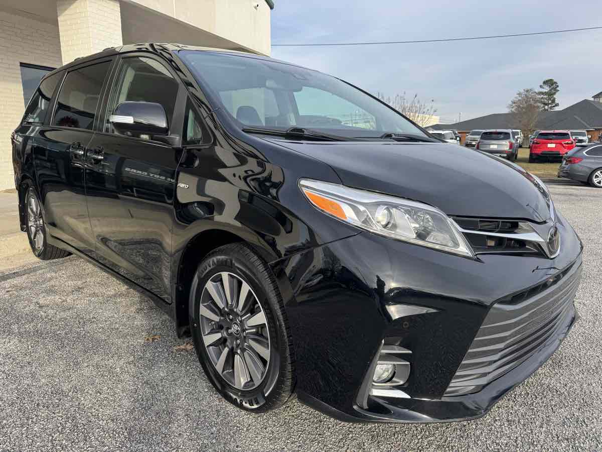 2020 Toyota Sienna Limited - Photo 40