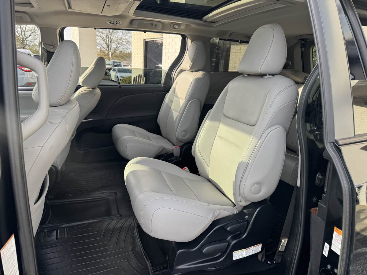 2020 Toyota Sienna Limited - Photo 11