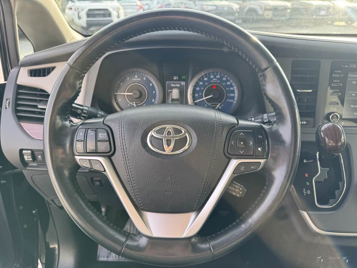 2020 Toyota Sienna Limited - Photo 18