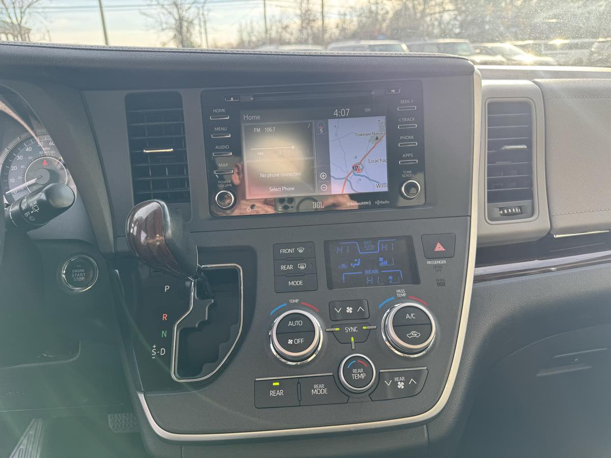 2020 Toyota Sienna Limited - Photo 22