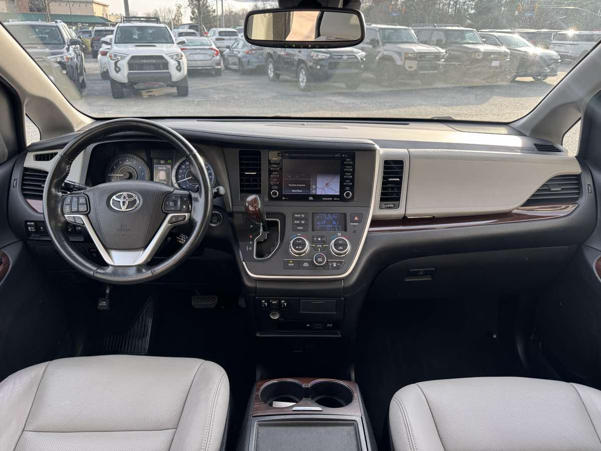 2020 Toyota Sienna Limited - Photo 28