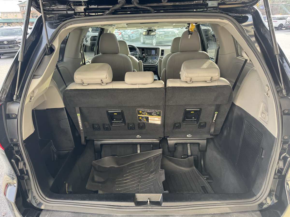 2020 Toyota Sienna Limited - Photo 30