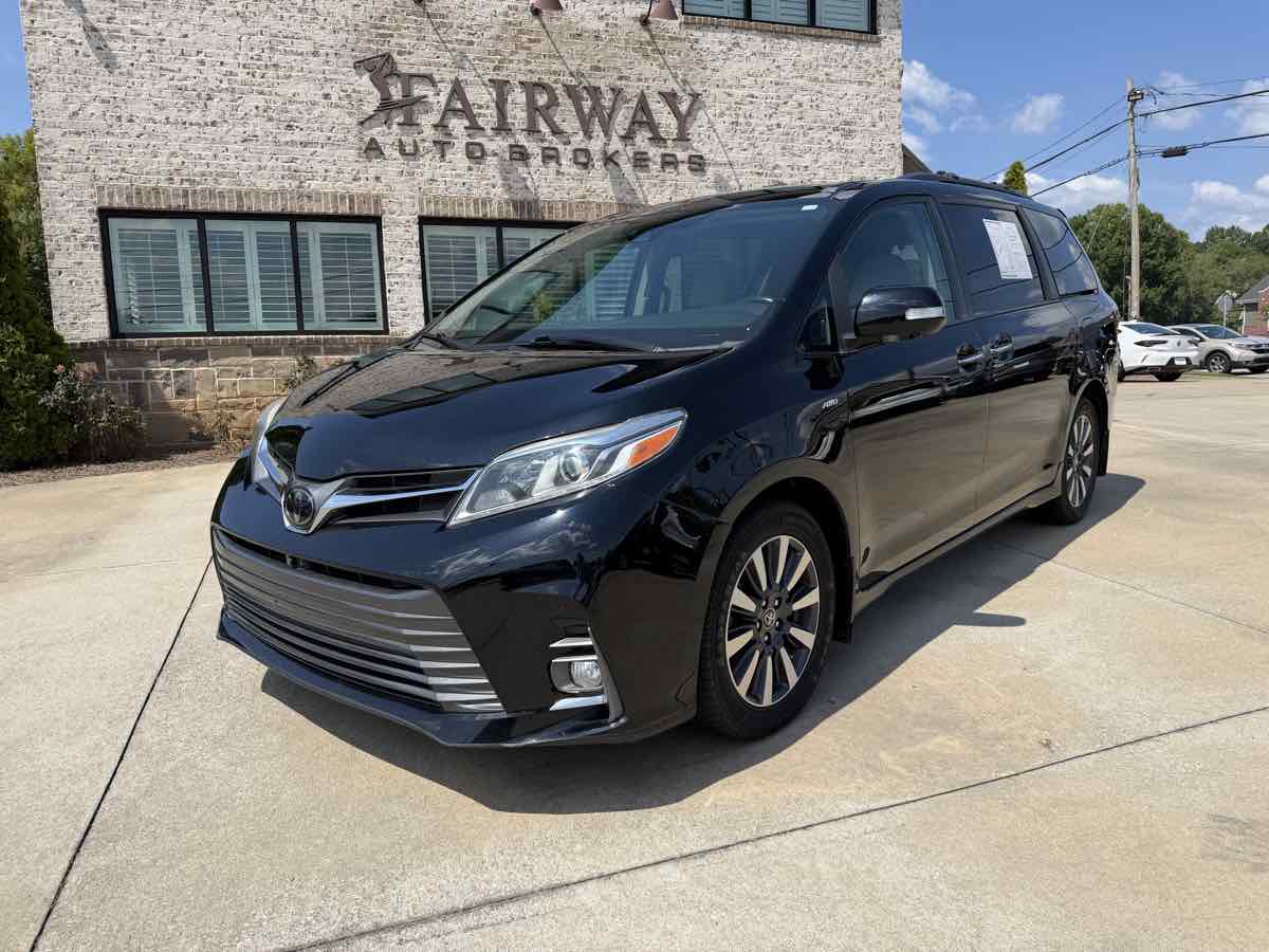 2020 Toyota Sienna Limited - Photo 2