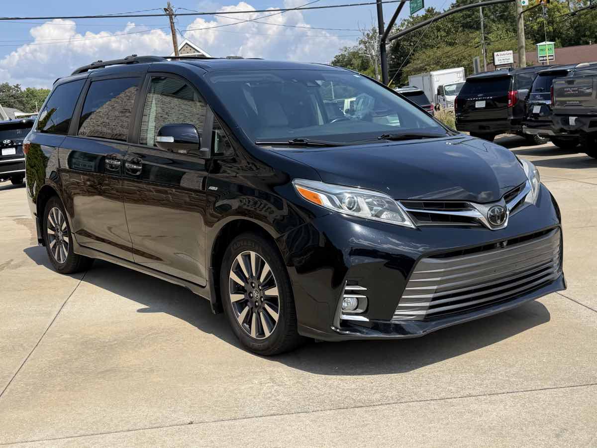 2020 Toyota Sienna Limited - Photo 4