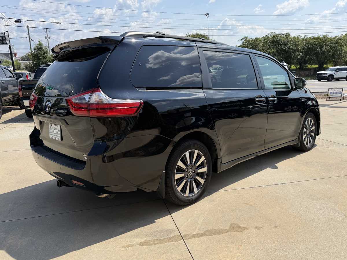 2020 Toyota Sienna Limited - Photo 6