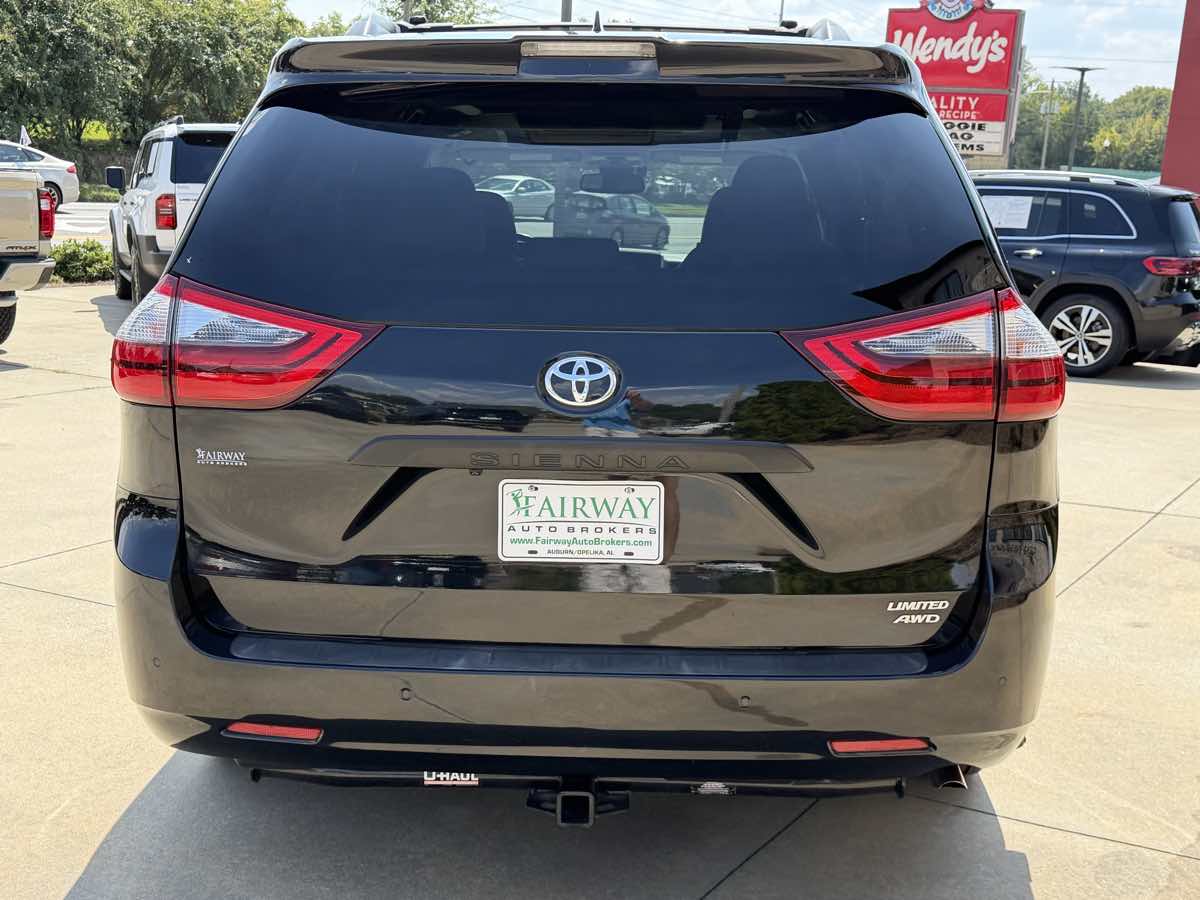 2020 Toyota Sienna Limited - Photo 7