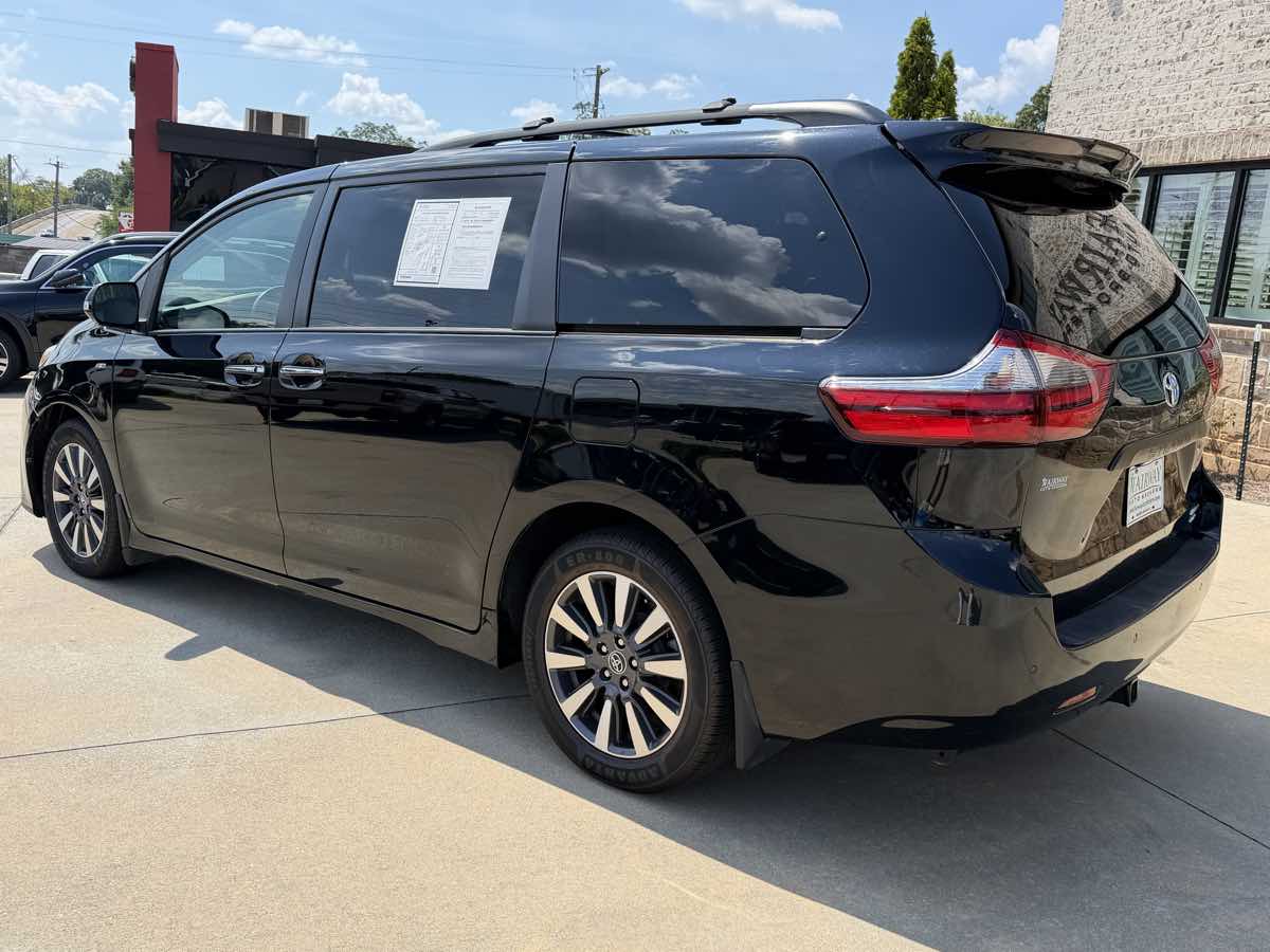 2020 Toyota Sienna Limited - Photo 8