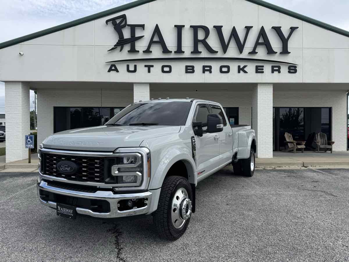 2026 Ford F-450 Lariat 4x4 Crew Cab 8' Box DRW's photo