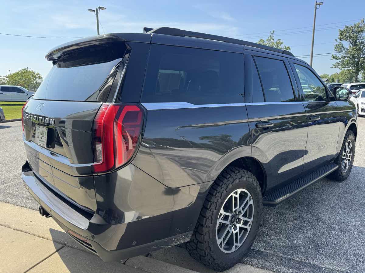 2025 Ford Expedition Active - Photo 7
