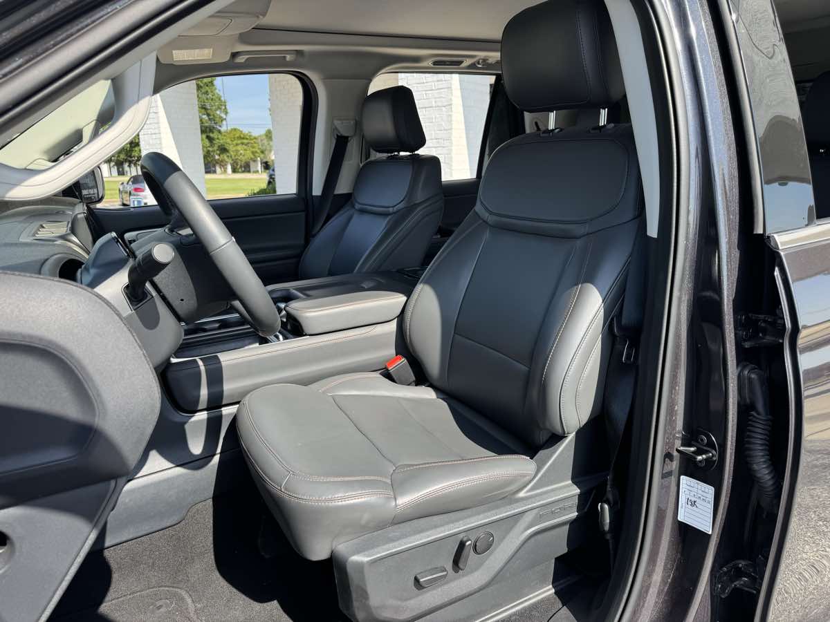 2025 Ford Expedition Active - Photo 10