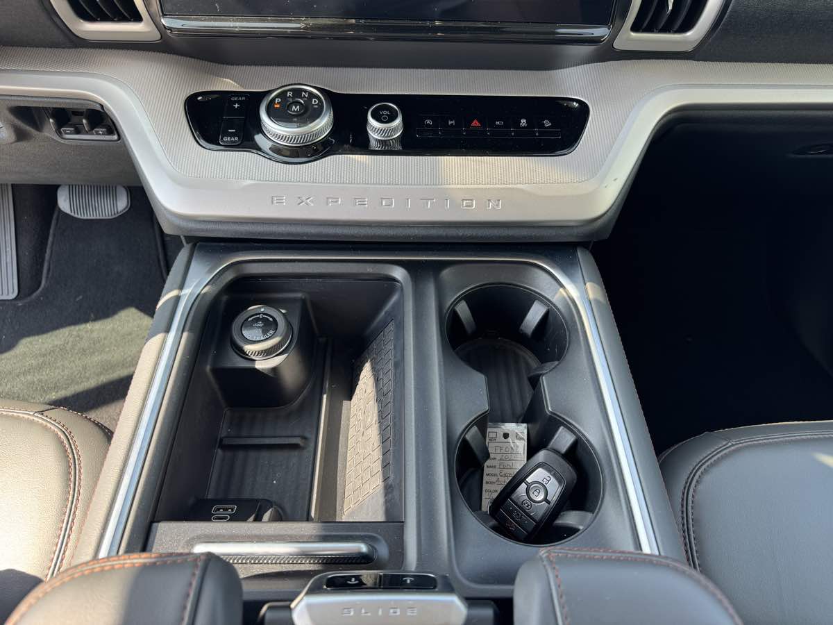 2025 Ford Expedition Active - Photo 25