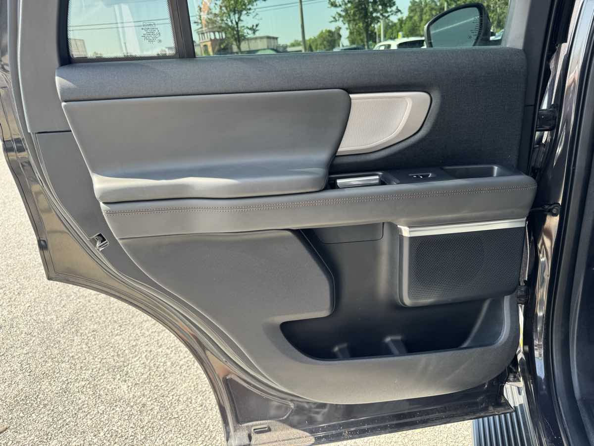 2025 Ford Expedition Active - Photo 33
