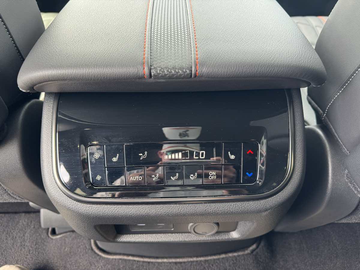 2025 Nissan Armada PRO-4X - Photo 27