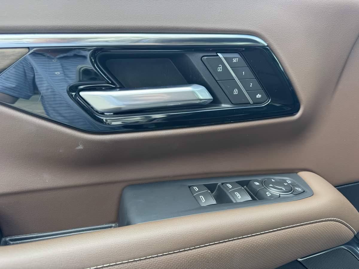 2026 Chevrolet Suburban High Country - Photo 17