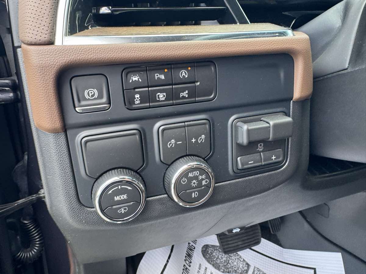2026 Chevrolet Suburban High Country - Photo 18