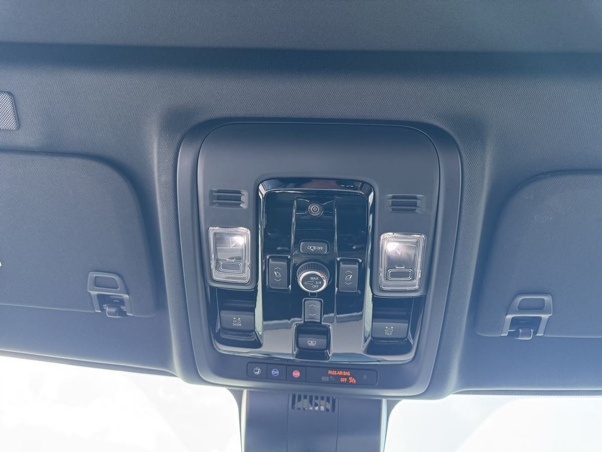 2026 Chevrolet Suburban High Country - Photo 25