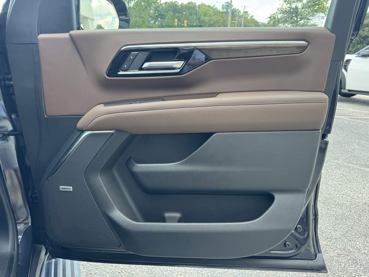 2026 Chevrolet Suburban High Country - Photo 33