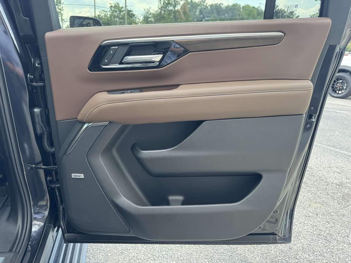 2026 Chevrolet Suburban High Country - Photo 34