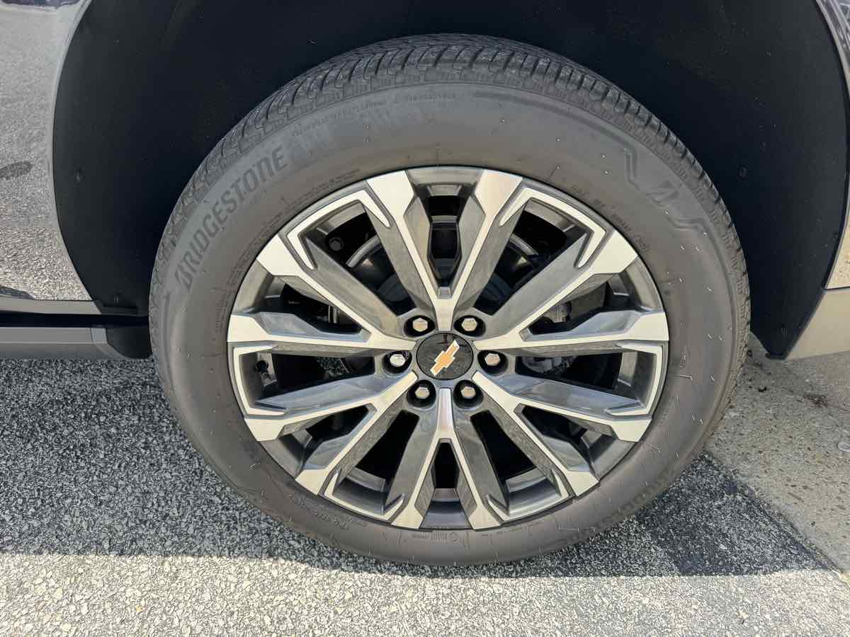2026 Chevrolet Suburban High Country - Photo 36