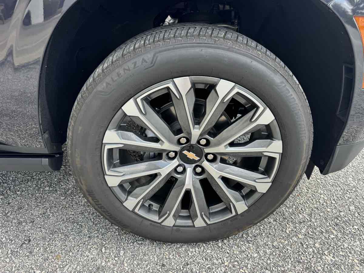2026 Chevrolet Suburban High Country - Photo 37