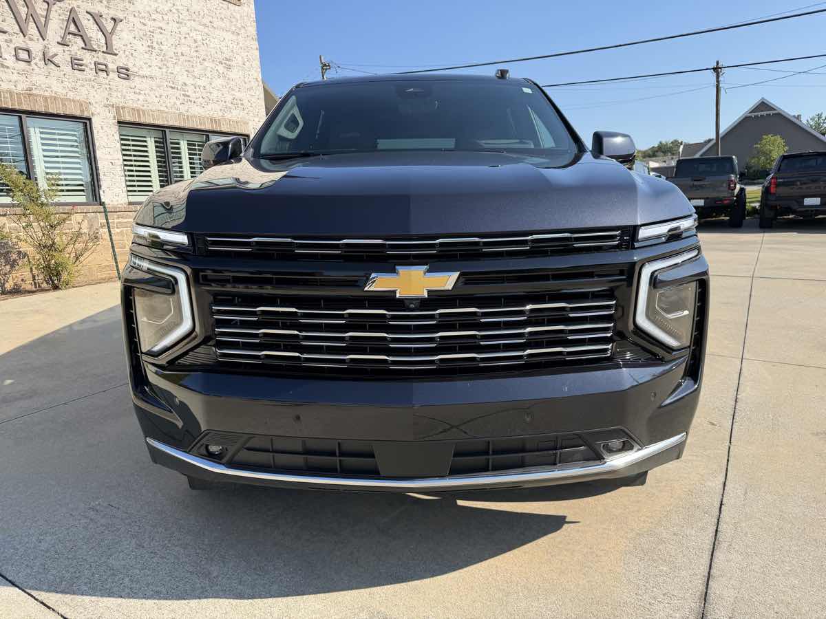 2026 Chevrolet Suburban High Country - Photo 3