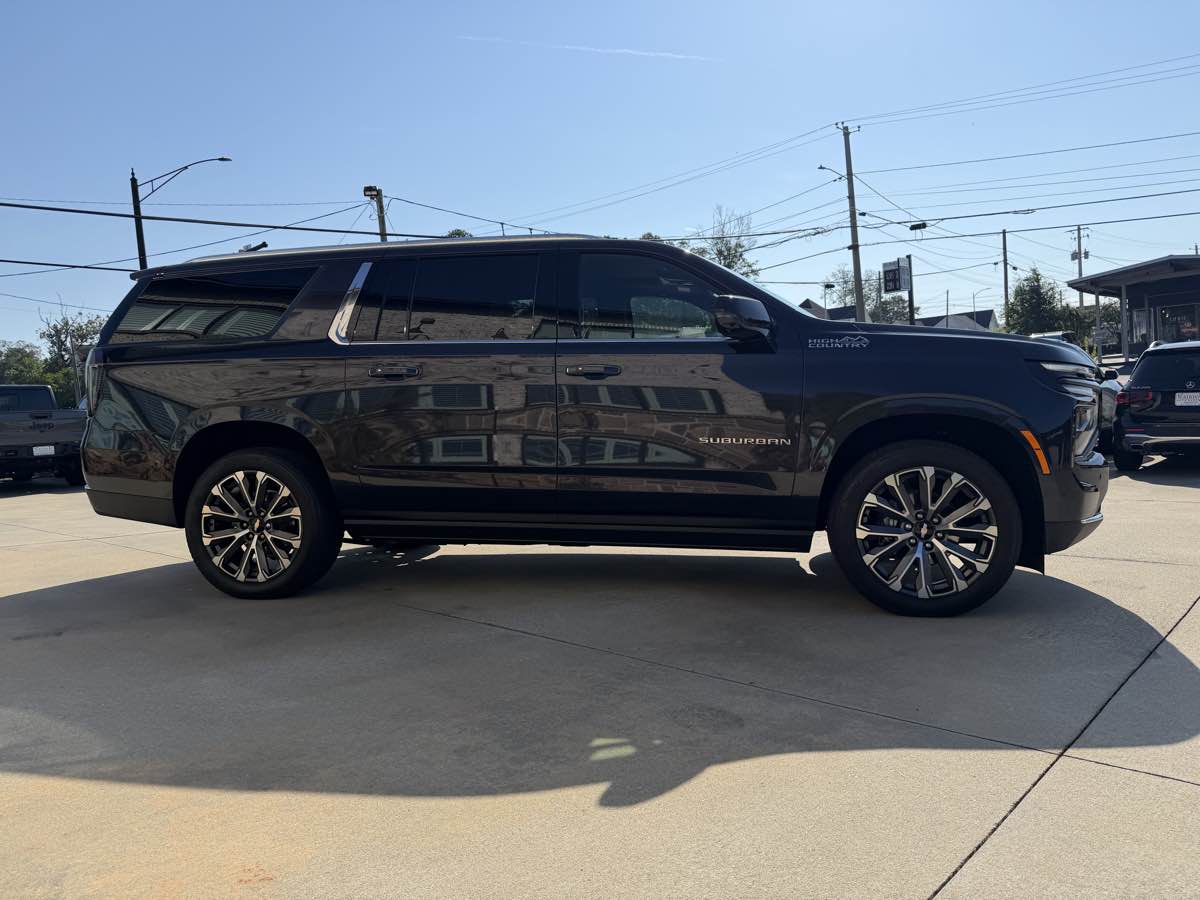 2026 Chevrolet Suburban High Country - Photo 5