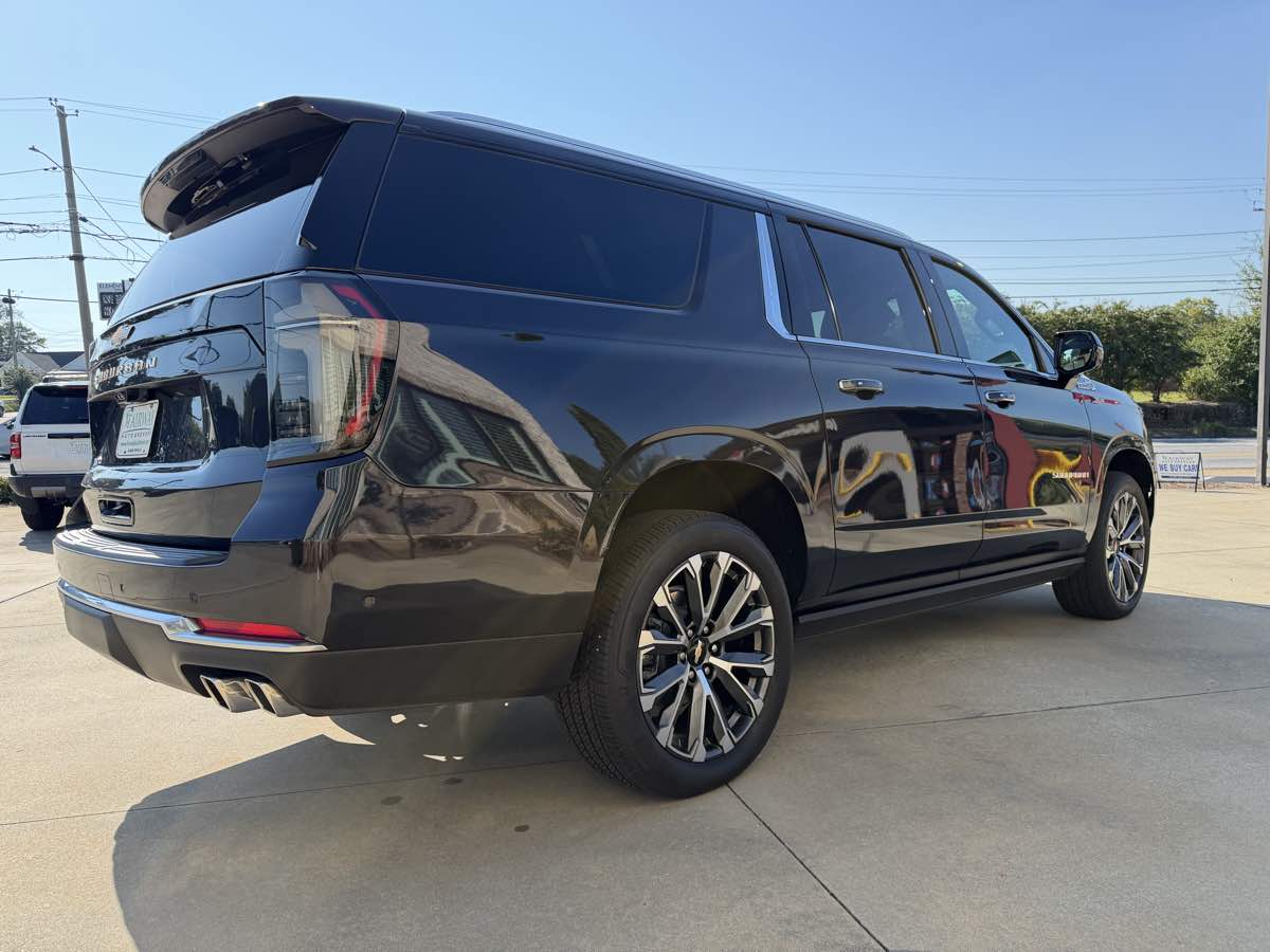 2026 Chevrolet Suburban High Country - Photo 6