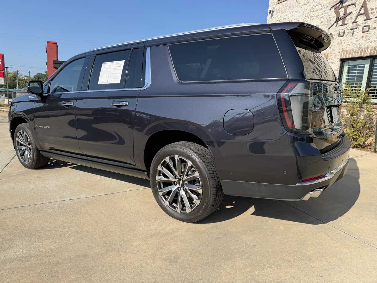 2026 Chevrolet Suburban High Country - Photo 8