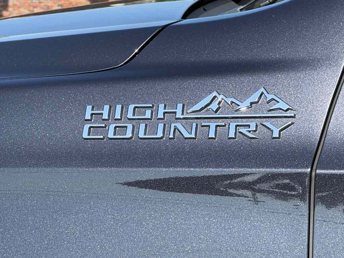 2026 Chevrolet Suburban High Country - Photo 10